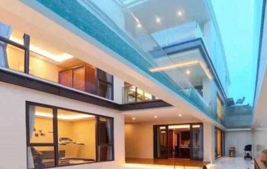 SWIMMING POOL & SPA ACRYLIC